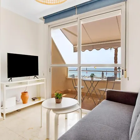Beachfront With Balcony, Sea-view Appartement *