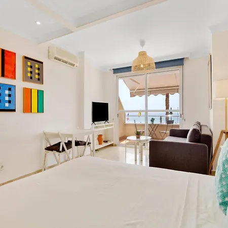 Daire Beachfront With Balcony, Sea-view *