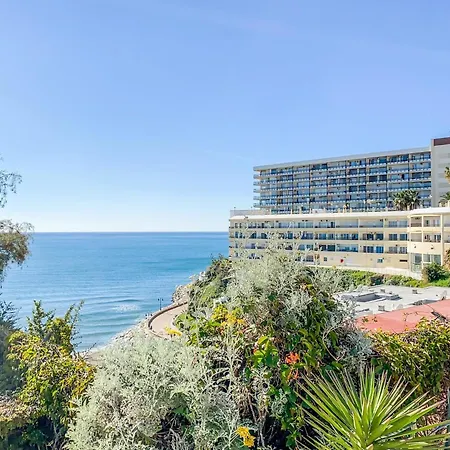 Daire Beachfront With Balcony, Sea-view