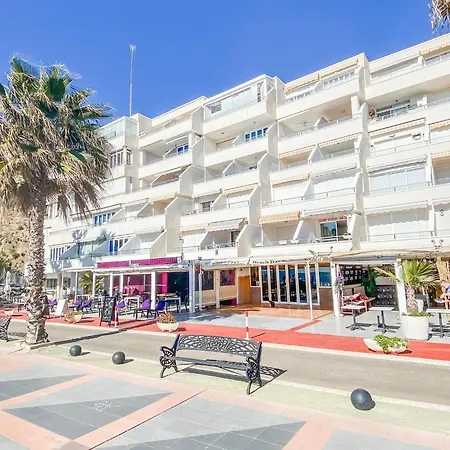 Daire Beachfront With Balcony, Sea-view *