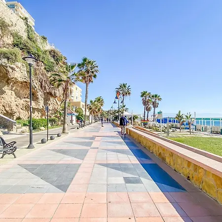 Apartman Beachfront With Balcony, Sea-view