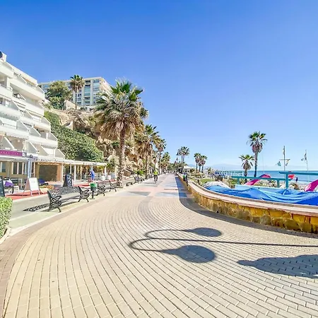 Beachfront With Balcony, Sea-view Appartement